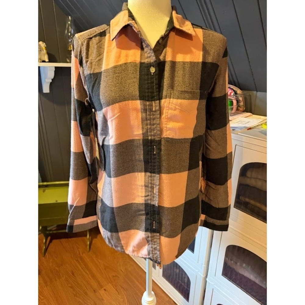 Women's Classic, Cozy and Soft American Eagle Boyfriend Fit Shirt - Size Small